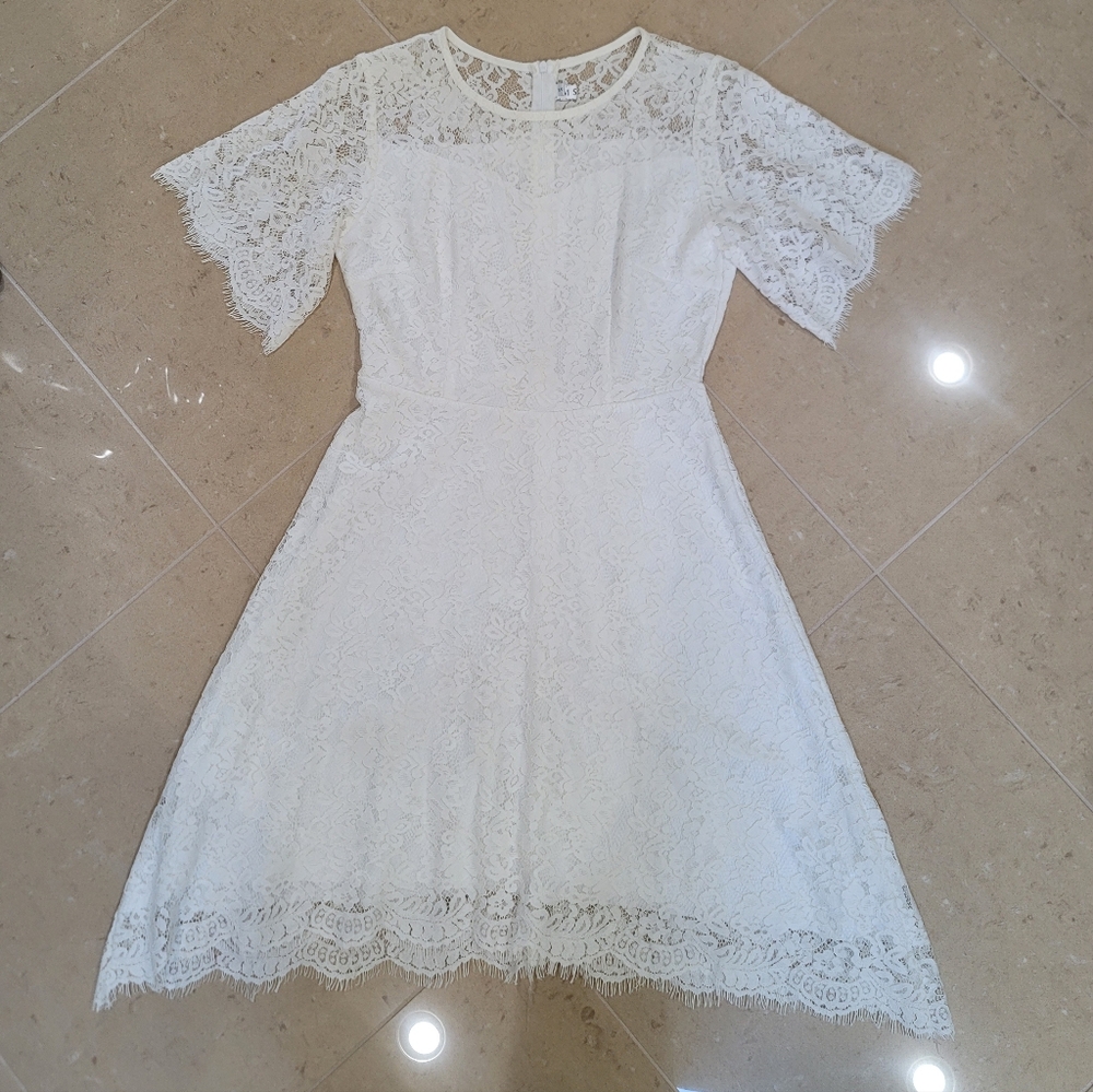 Elegant White Lace Dress